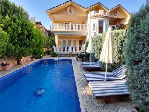 Dalyan Palace