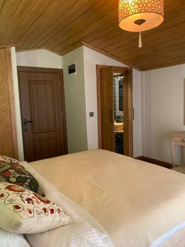 Sofia Konaklama Room Type - Deluxe Double Room with Balcony