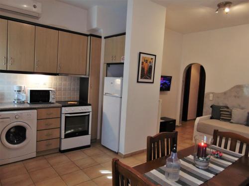 Lefteris Houses 2