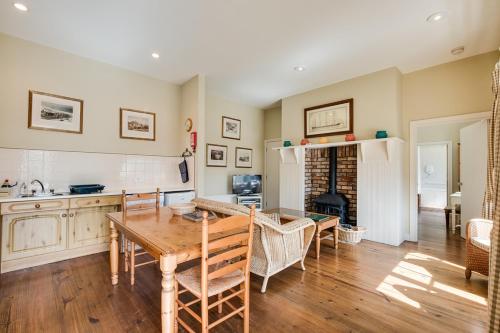 廚房, Belle Isle Castle and Cottages in 恩尼斯基林市中心