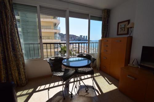 Studio with Side Sea View image 6
