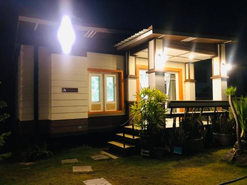 มุกดาสวรรค์ รีสอร์ท - Mukda Sawan Resort - Tap to explore photos