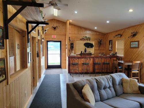 Dog-Friendly The Lodge Home - image 4
