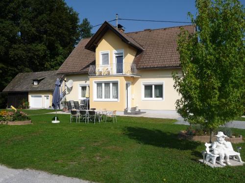 Ferienwohnungen Rasinger in Schiefling am Wörthersee, Österreich