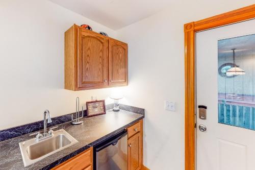 Great S'Cape #3-BB Great S'Cape #3-BB