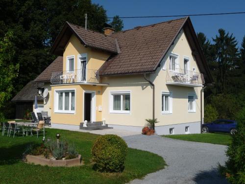 Ferienwohnungen Rasinger in Schiefling am Wörthersee, Österreich