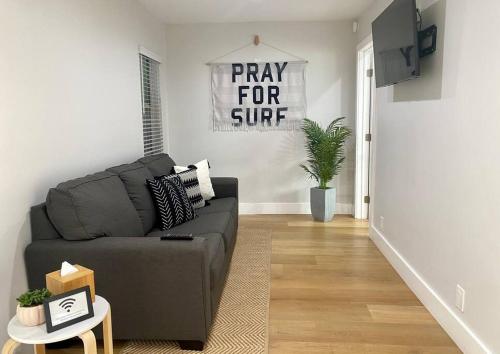 Steps To The Beach, Main Street and Pacific City - 2BR in Huntington Beach, USA