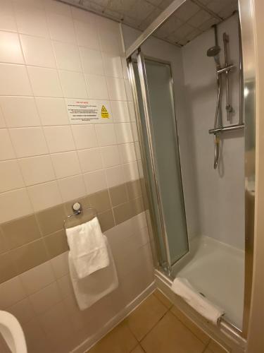Banheiro, Cardiff Sandringham Hotel in Cardiff