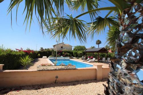 HL 015 Holiday rentals 4 Bedrooms 4 Bathroom villa with private pool