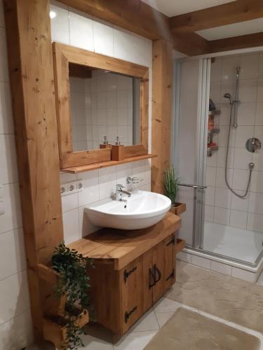 Bathroom, FeWo Hansl`s Freiraum - Berchtesgaden - Schonau am Konigssee in Mitterbach