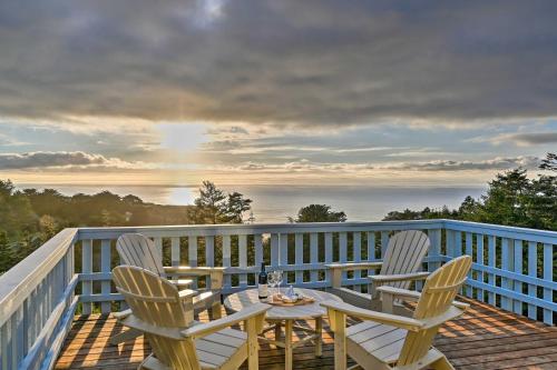 Pacific Coast House with Private Hot Tub!