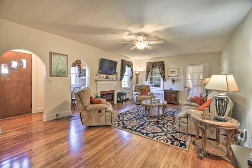 Homeplace with Yard - 10 Mi to Jenny Wiley! in Paintsville, USA