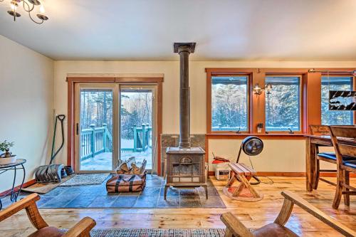 Pet-Friendly Clarendon Home with River Access! in 申魯斯伯里