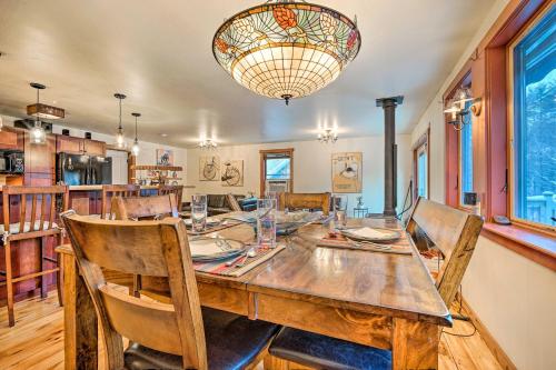 Pet-Friendly Clarendon Home with River Access! in 申魯斯伯里