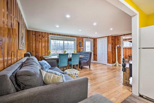White Haven Lakeside Home with Kayaks and Fireplace! in White Haven, USA