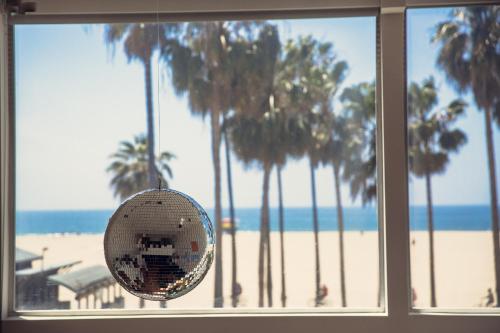 STAY OPEN Venice Beach, Los Angeles (foto 8)