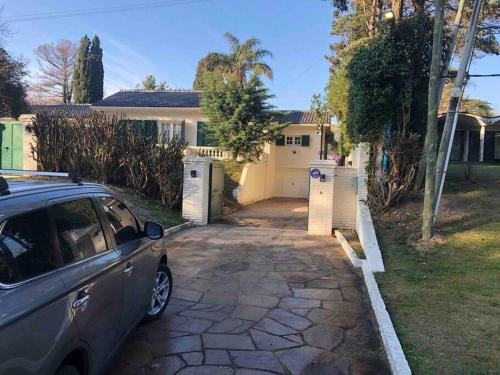 Chalet Guapa - 350m2 edificados - Piscina climatizada - Ubicado en el Golf de Punta del Este a 300 m