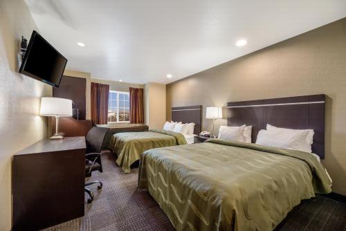 Quality Inn & Suites near NAS Fallon - Hotel