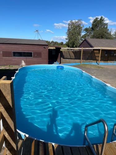 Swimmingpool, Oasis Motel Tokaanu in Turangi