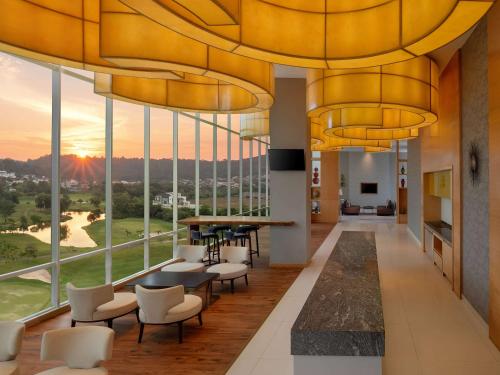 Bar/lounge, Radisson Golf and Convention Center Batam in Batam Center