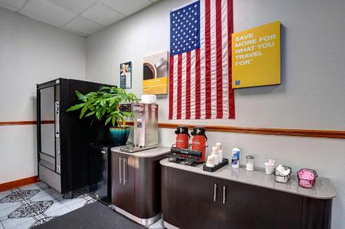 อาหารและเครื่องดื่ม, Motel 6 Burlington, NC in เบอร์ลิงตัน (NC)