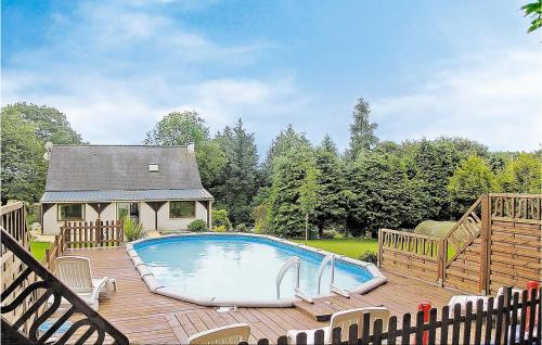 Nice Home In St Tugdual With 3 Bedrooms, Wifi And Swimming Pool - Location saisonnière - Ploemeur