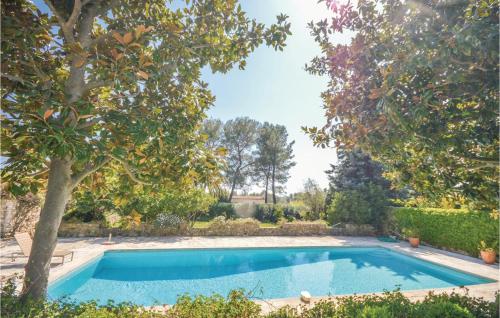 Six-Bedroom Holiday Home in Le Rouret - image 2