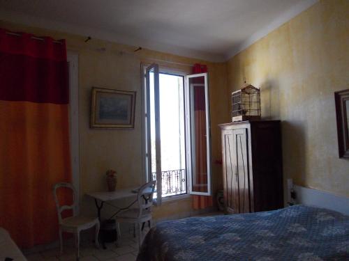 Habitación triple, vistas al mar