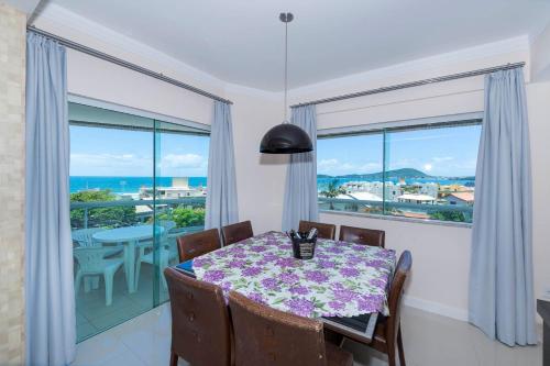 Lindo apartamento 3 dorms com Vista ao Mar na Praia de Bombas, Bombinhas SC