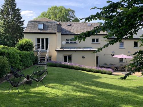 Beautiful group house with large garden - Location saisonnière - Gouvy