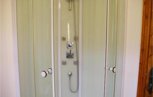 Amazing home in Guern w/ WiFi and 1 Bedrooms - image 11