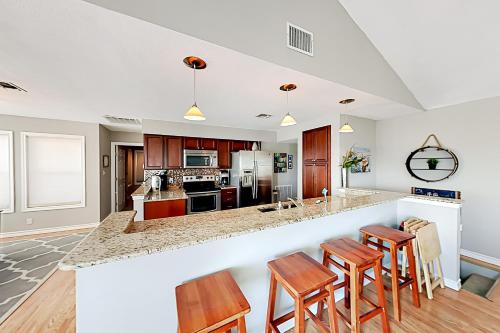 Oak Crest in Canyon Lake, USA