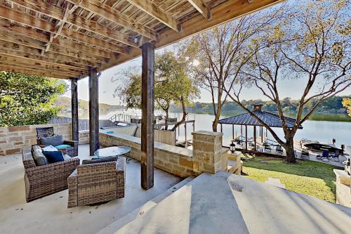Opulent Waterfront 118B