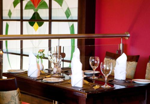 The Farmers Kitchen Hotel - image 5