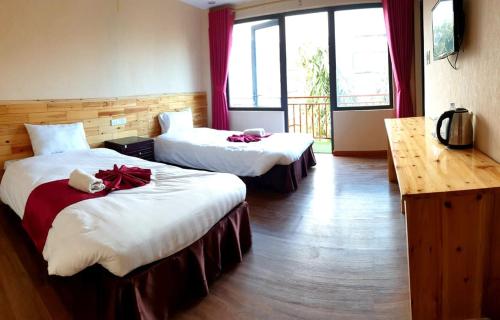 Dang Khoa Lake View Homestay