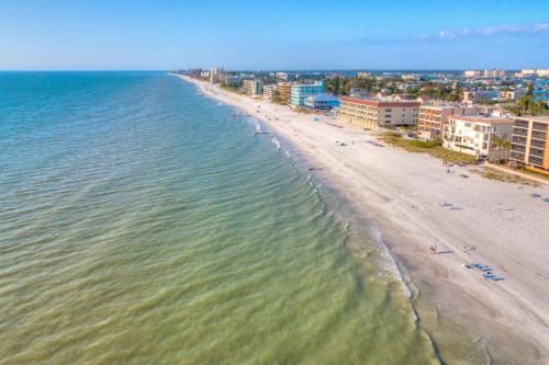 2-602 - Ocean Sands in St Pete Beach, USA