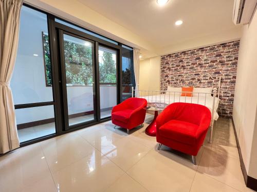 Charming Hostel, Chua-lien