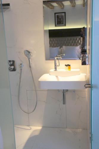 Tonic Hotel Saint Germain des Prés - image 7