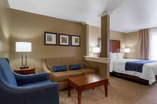 Comfort Inn & Suites