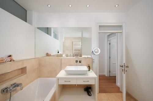 Deluxe Apartments Christina 120 m² im Design Hotel Vosteen - main image