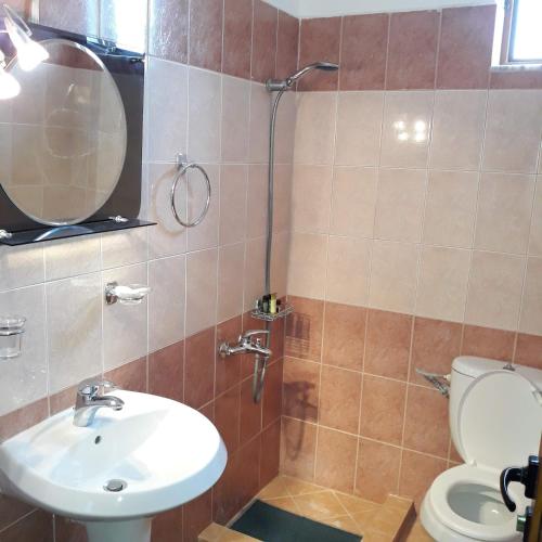Familiar Apartments!Near the Beach & Butrinti Lake!