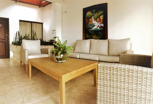 2 bedrooms, 3 beds