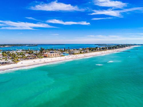 Anna Maria Island Beach Sands 203 in Bradenton Beach, USA