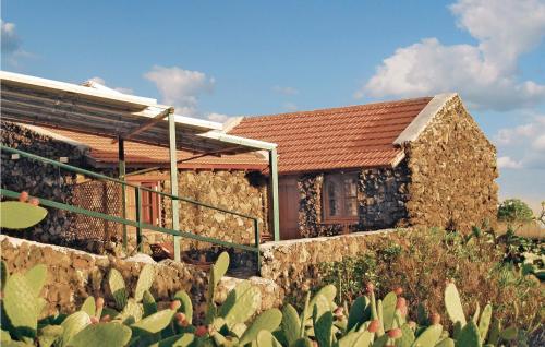  Holiday home Camino De Los Valles S/N, Pension in El Pinar del Hierro