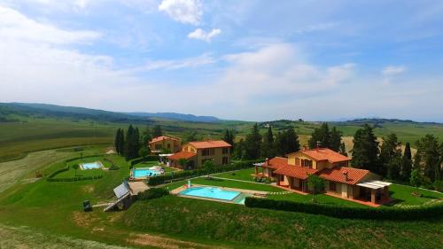 Borgo del Silenzio - Apartments with pool in Lajatico