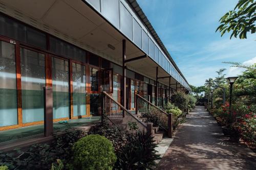 Exterior view, Chan's Smart Living Inn                                                                          in Semporna Airport