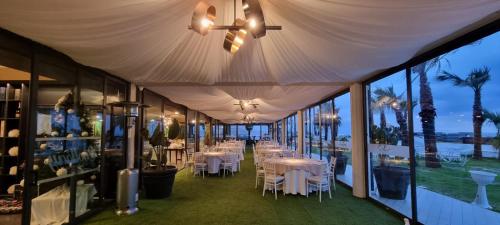 Coolbay Beach & Pool