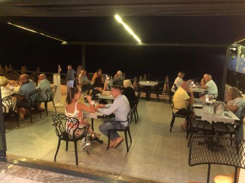 Pisces Hotel - image 12