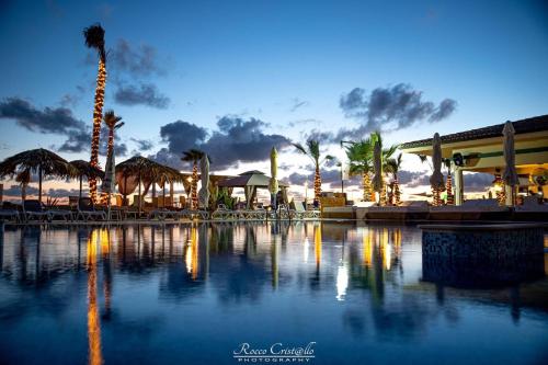 Coolbay Beach & Pool