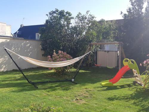 Le So Wild, maison avec jardin, sur les plages du débarquement, à 800 m d'Omaha beach adaptée jeunes enfants, table ping-pong